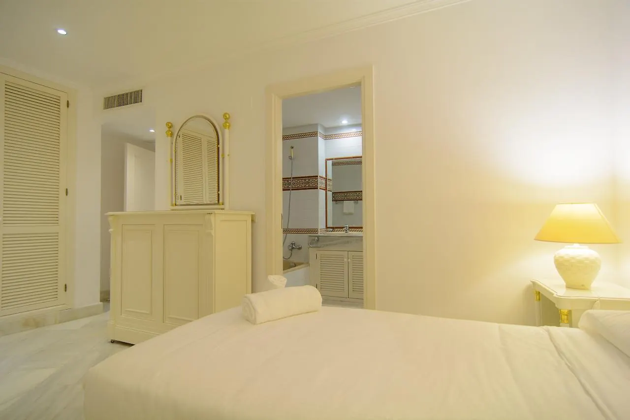 Apartment In White Pearl Beach Marbella