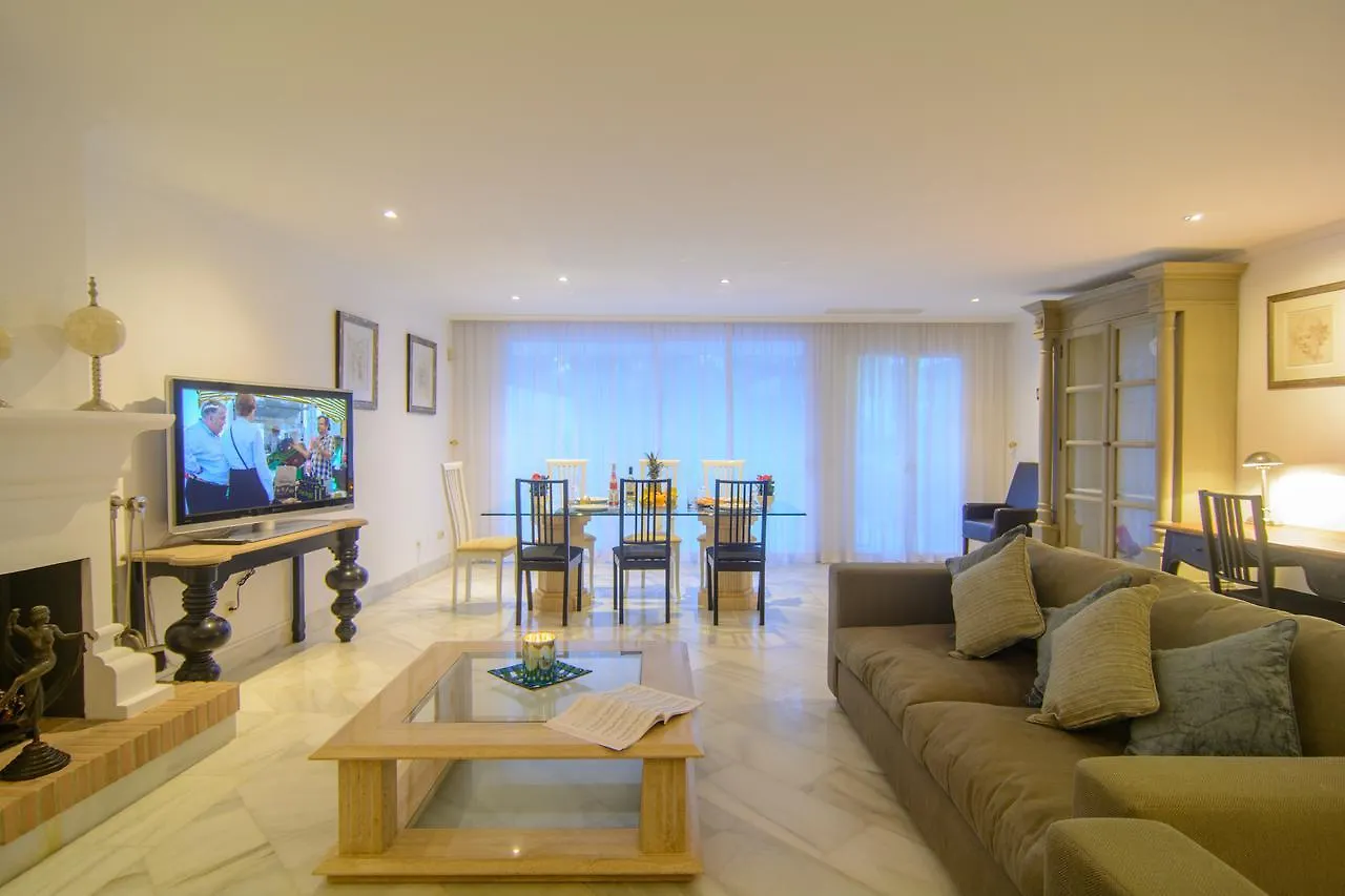 Apartment In White Pearl Beach Marbella