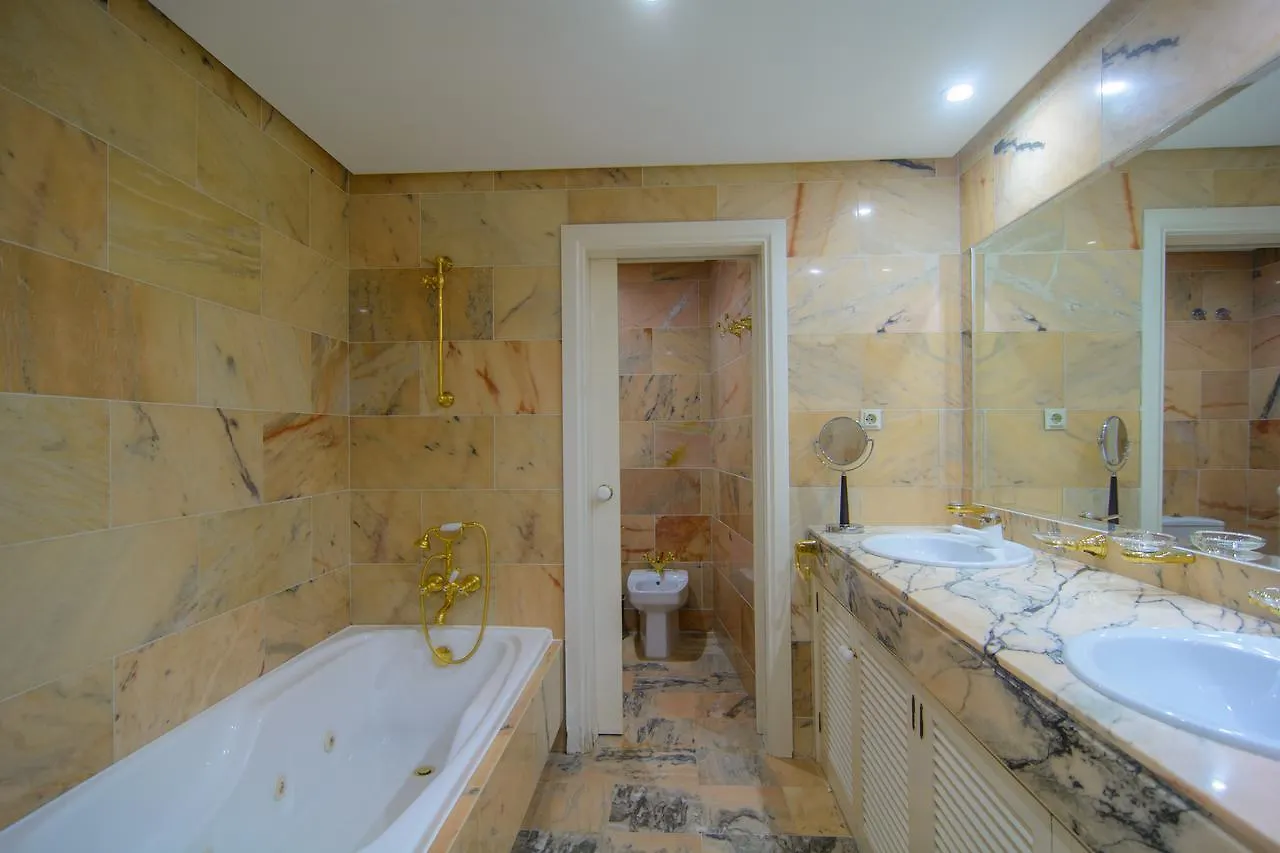 Apartment In White Pearl Beach Marbella