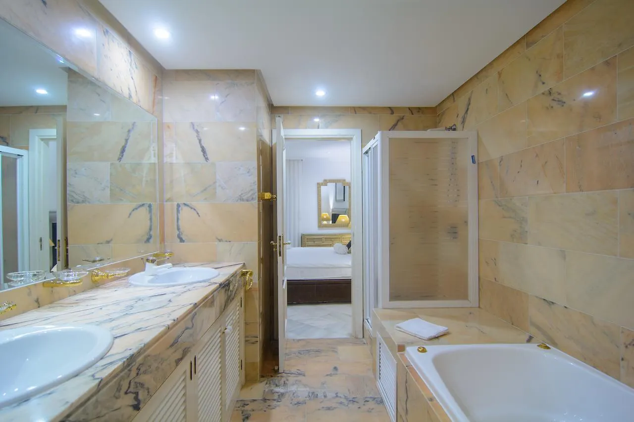 Apartment In White Pearl Beach Marbella 0*,
